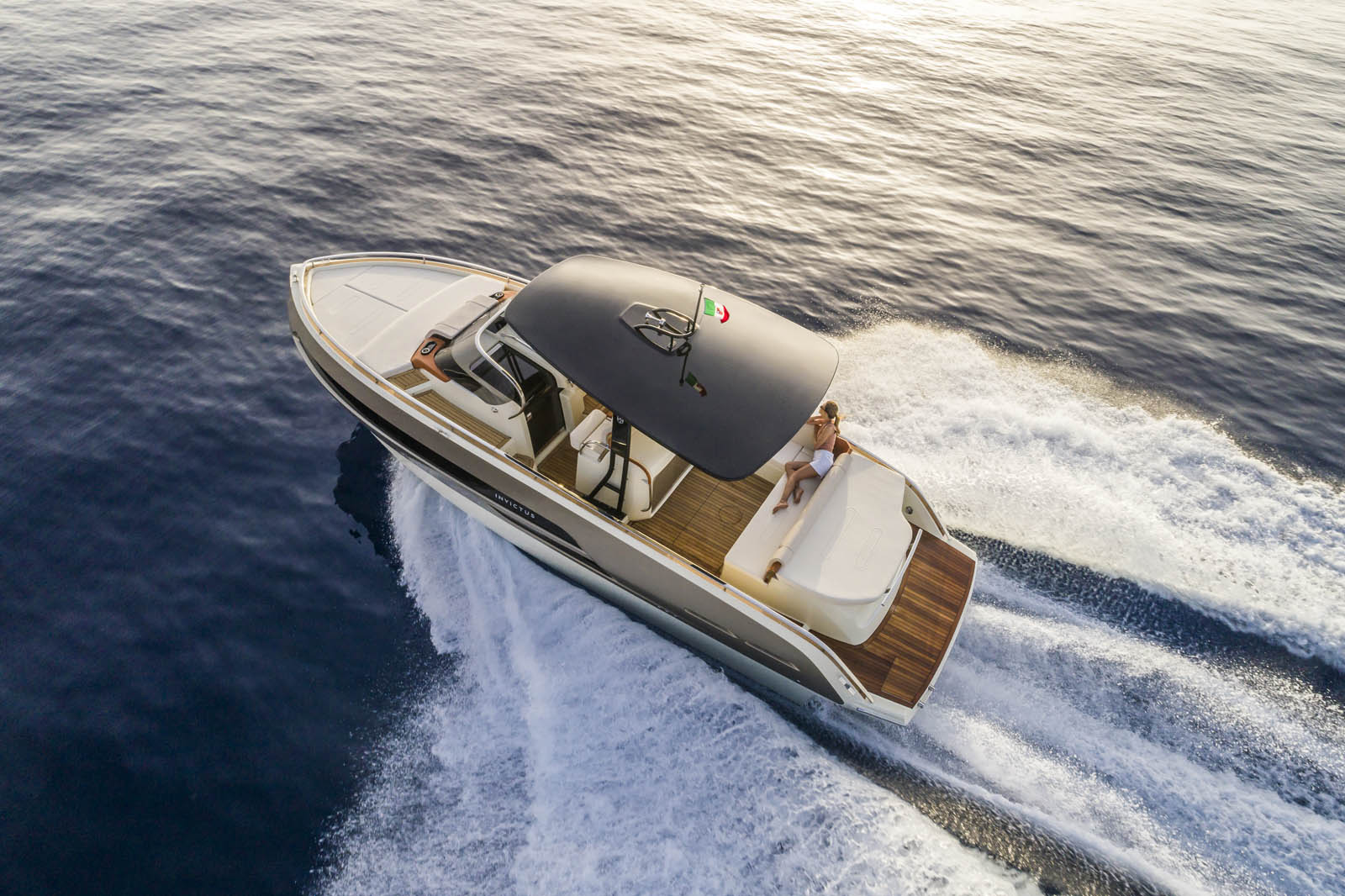 INVICTUS GT320